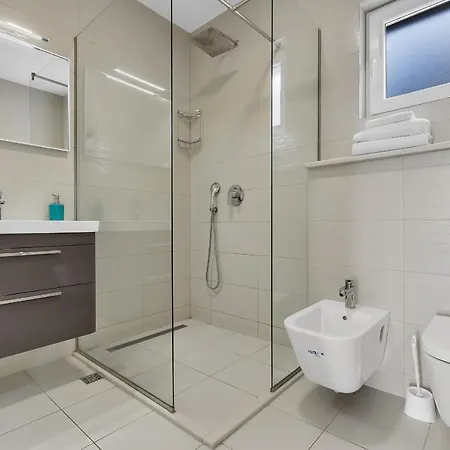 Lujnovic Appartement *