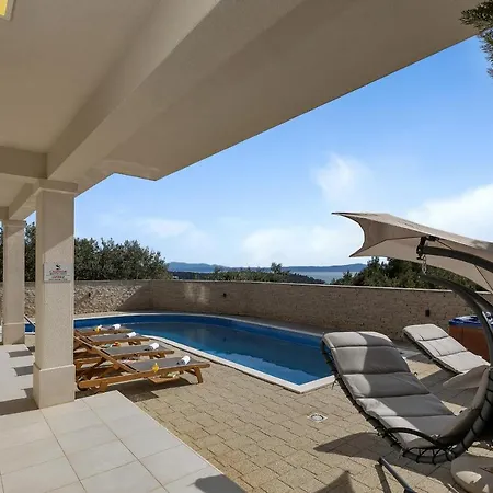 Lujnovic Apartament *