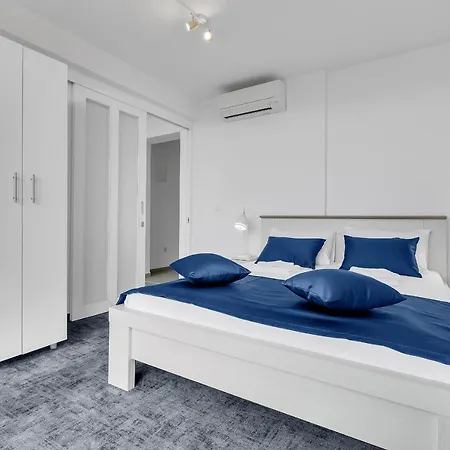 Lujnovic Apartment *