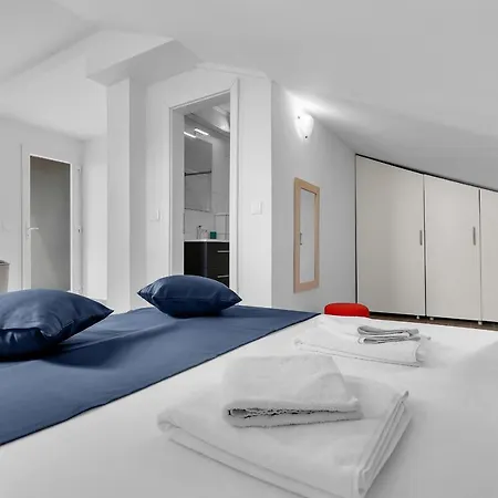 Lujnovic Apartment *