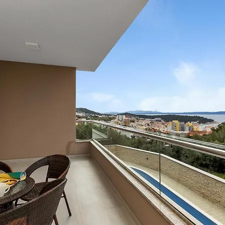 Lujnovic Apartment Makarska