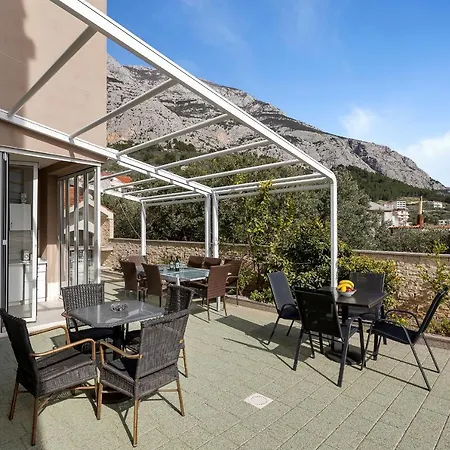 Lujnovic Apartment Makarska
