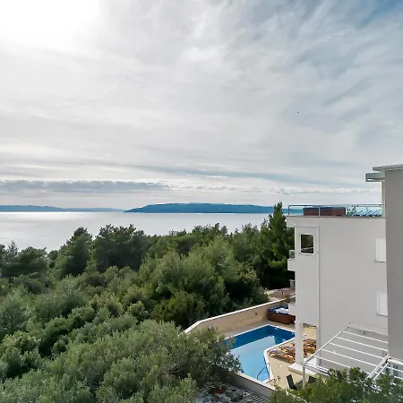 Lujnovic Apartment Makarska