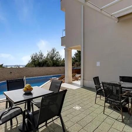 Apartment Lujnovic Makarska