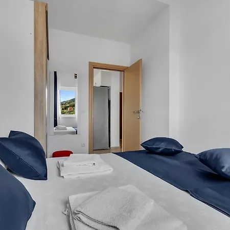 Lujnovic ماكارسكا