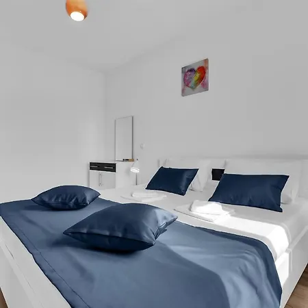 Lujnovic * ماكارسكا