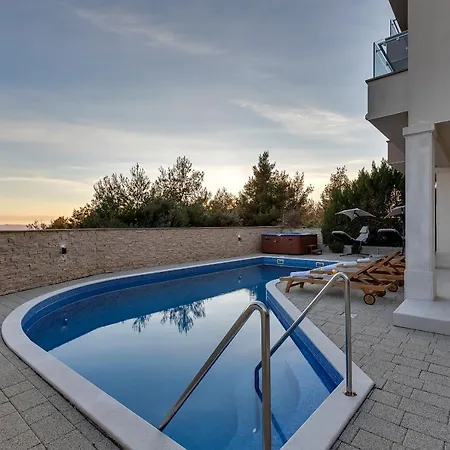Lujnovic Apartmán *