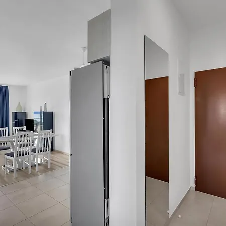 Apartament Lujnovic *