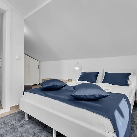 Lujnovic Apartament *