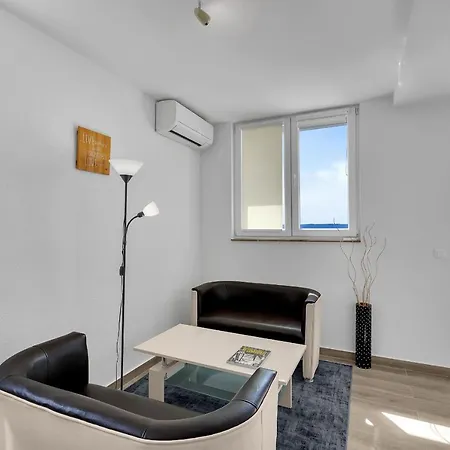 Lujnovic Apartament *
