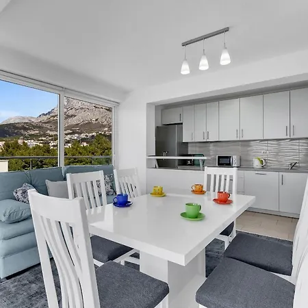 Lujnovic Apartamento Makarska