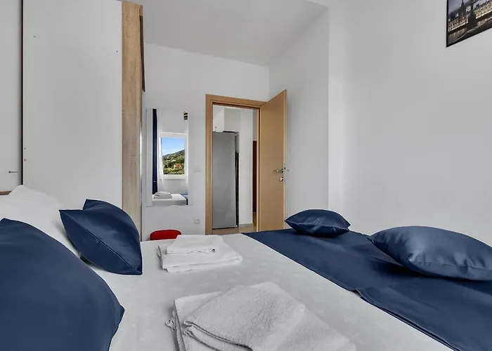 Lujnovic Μακάρσκα