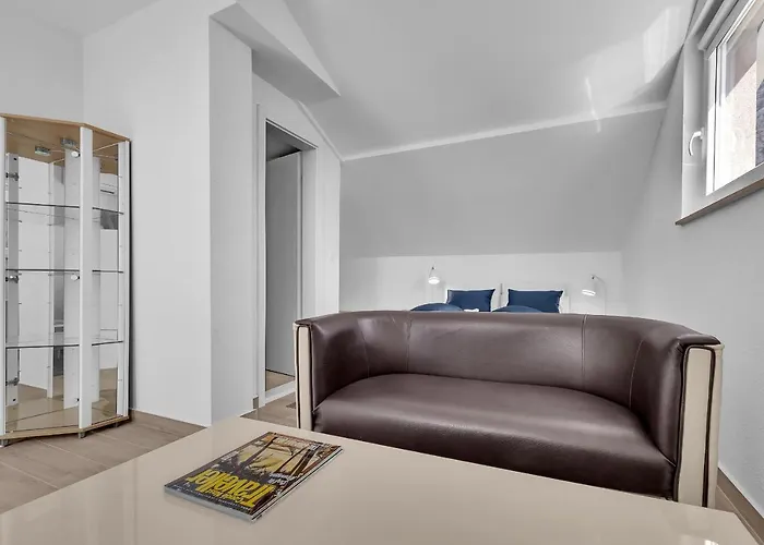 Lujnovic Appartement *