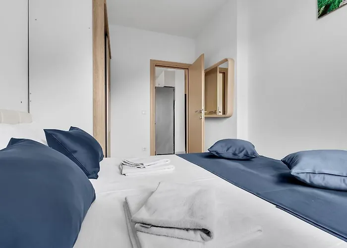 Lujnovic Μακάρσκα