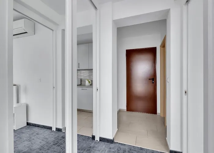 Lujnovic Appartement *