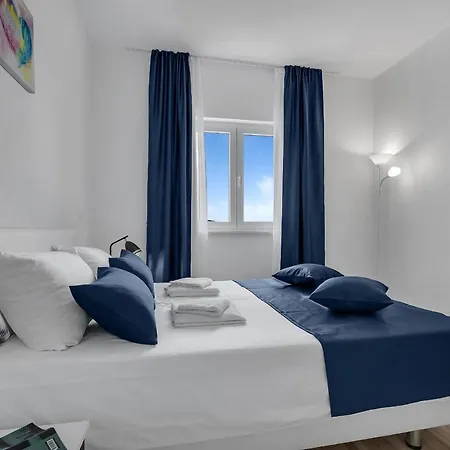 Lujnovic Apartamento Makarska